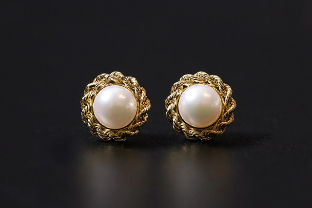 How Big Are 20mm Hoop Earrings? Complete Jewelry Size Guide for Beginners
