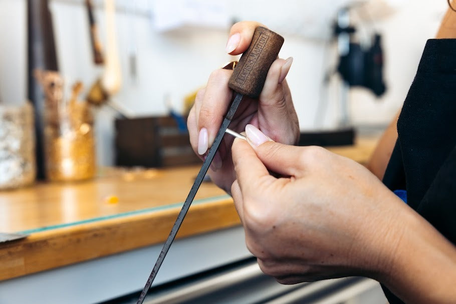 What Is Ready to Ship Jewelry and Why It’s the Best Option for Fast Luxury Gifts?