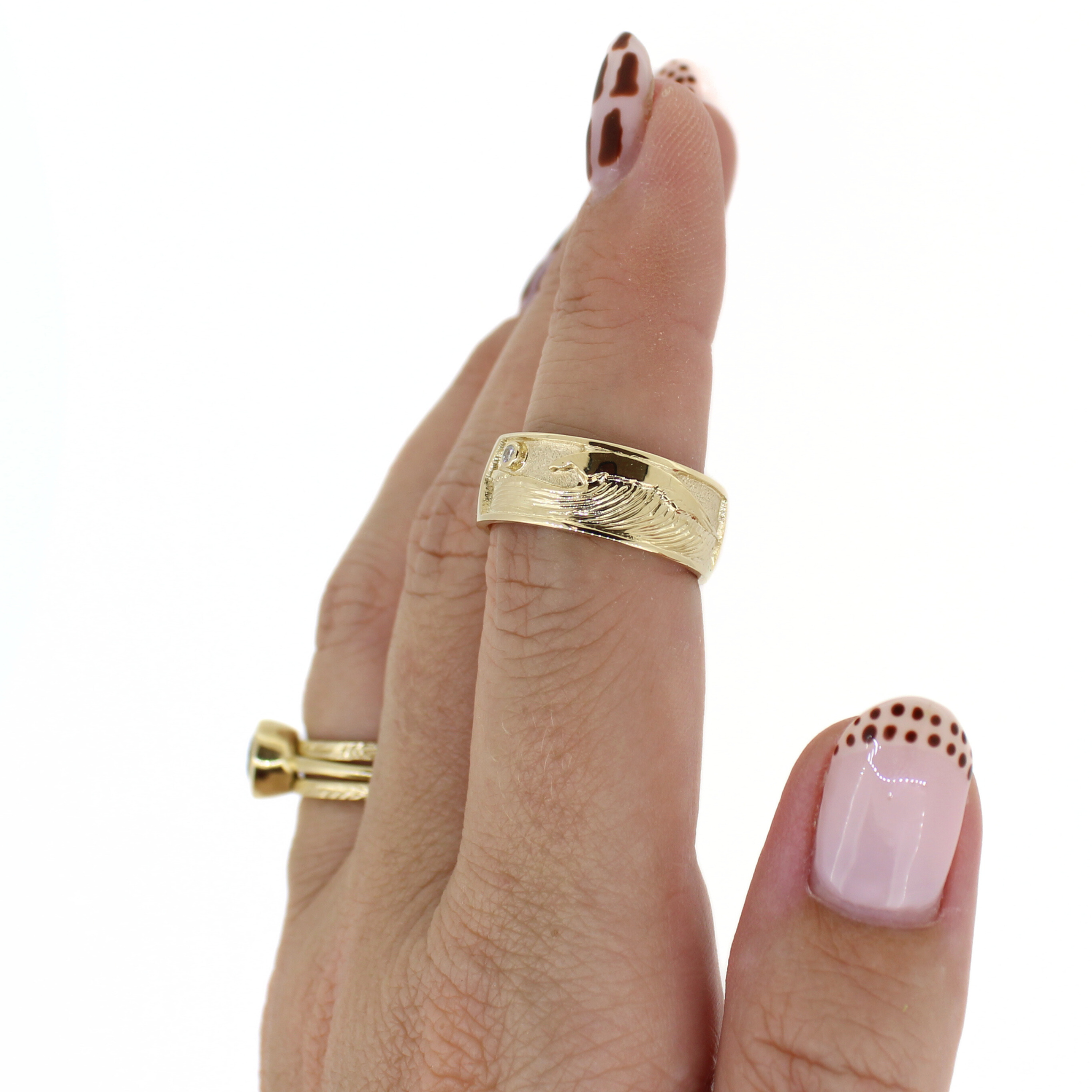 14k Gold Wave Band with Diamond size 7