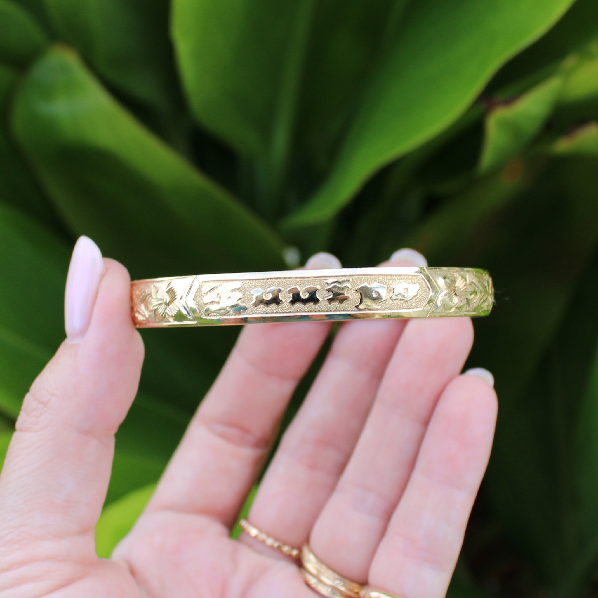 14K Hawaiian Heirloom 8mm Flowers of Hawaii KUUIPO Bangle Size 7.5