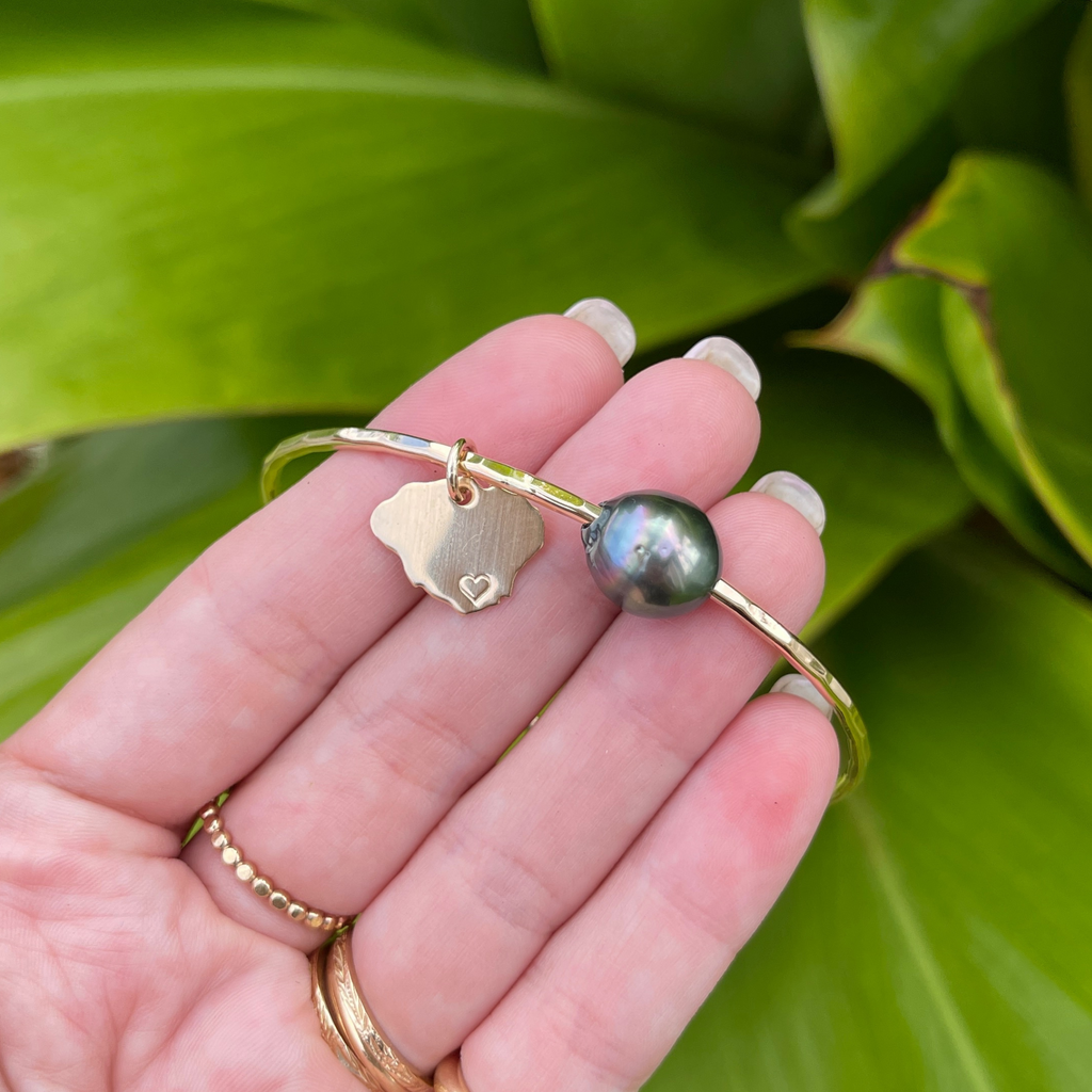 Gold Fill Tahitian pearl Bangle w/ Kauai Island Charm Size 8.25