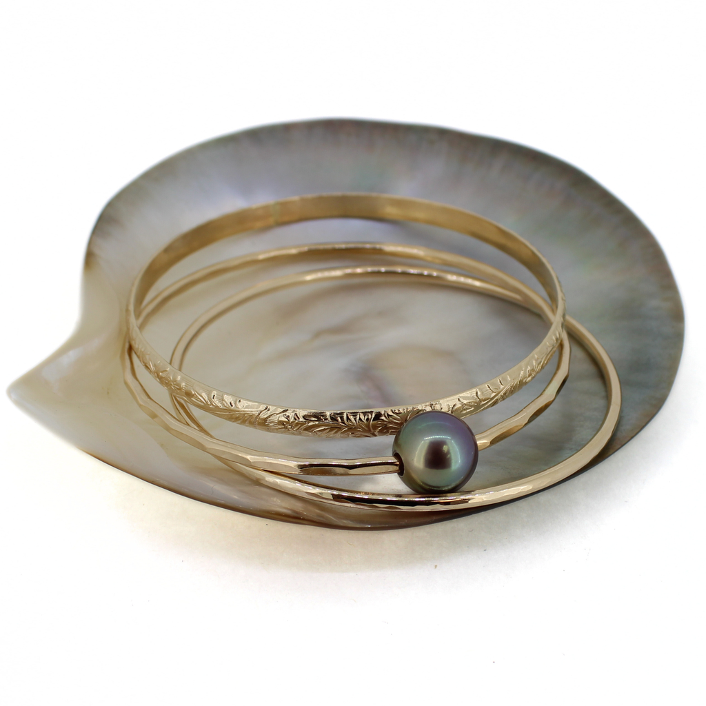 Gold Filled Bangle Bracelet Set–Edison Pearl, Hammered Bangle & Floral Heirloom Design (Size 7.5)