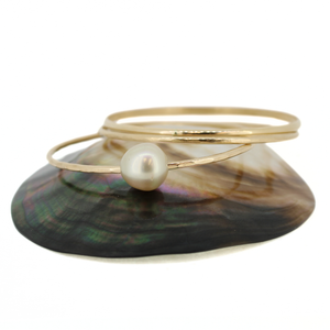 Gold Filled Bangle Bracelet Set–South Sea Pearl, Hammered Bangle & Smooth Bangle (Size 8)