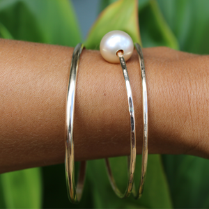 Gold Filled Bangle Bracelet Set–South Sea Pearl, Hammered Bangle & Smooth Bangle (Size 8)