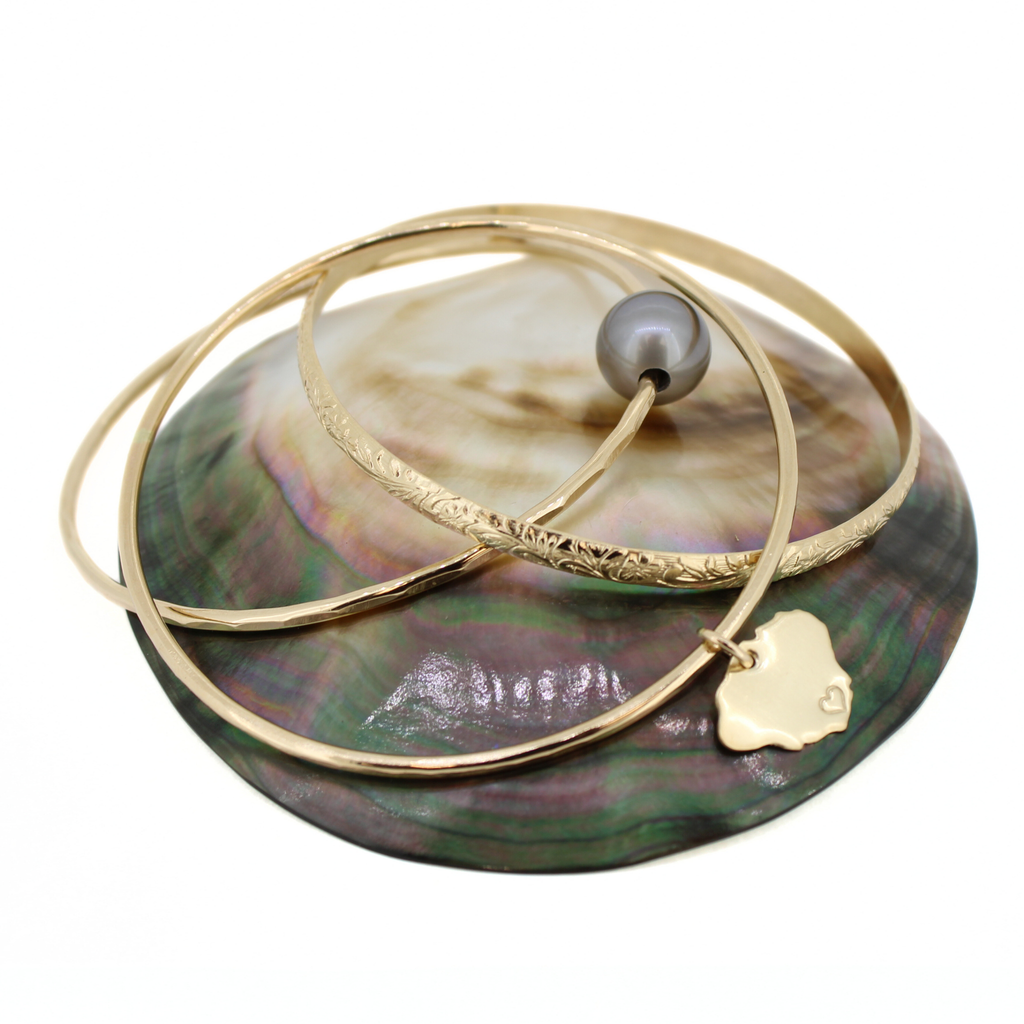 Gold Filled Bangle Bracelet Set–Tahitian Pearl, Kaua‘i Island Charm & Floral Engraved Heirloom Design (Size 8)