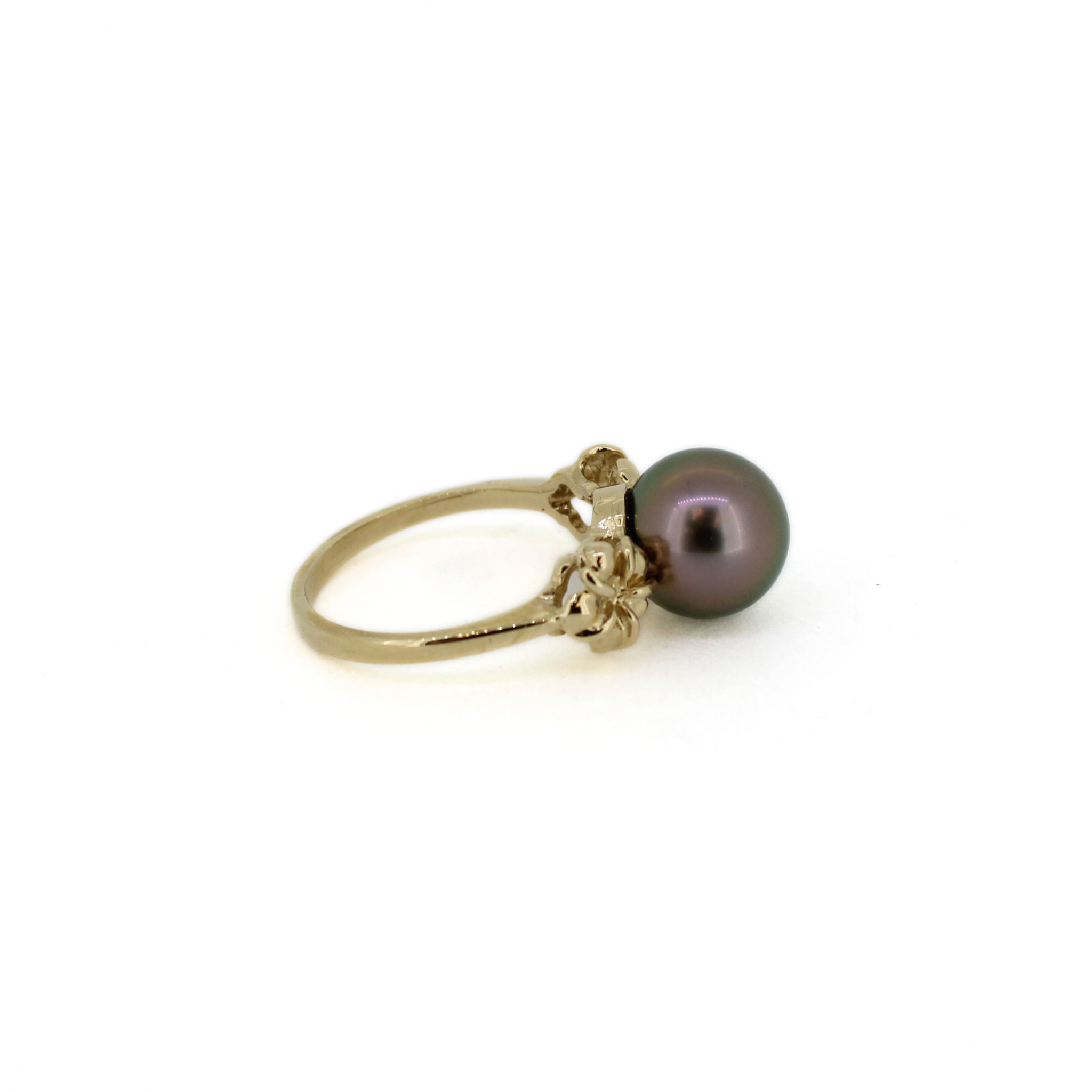 Brianne & Co. 14k gold Tahitian pearl ring side view