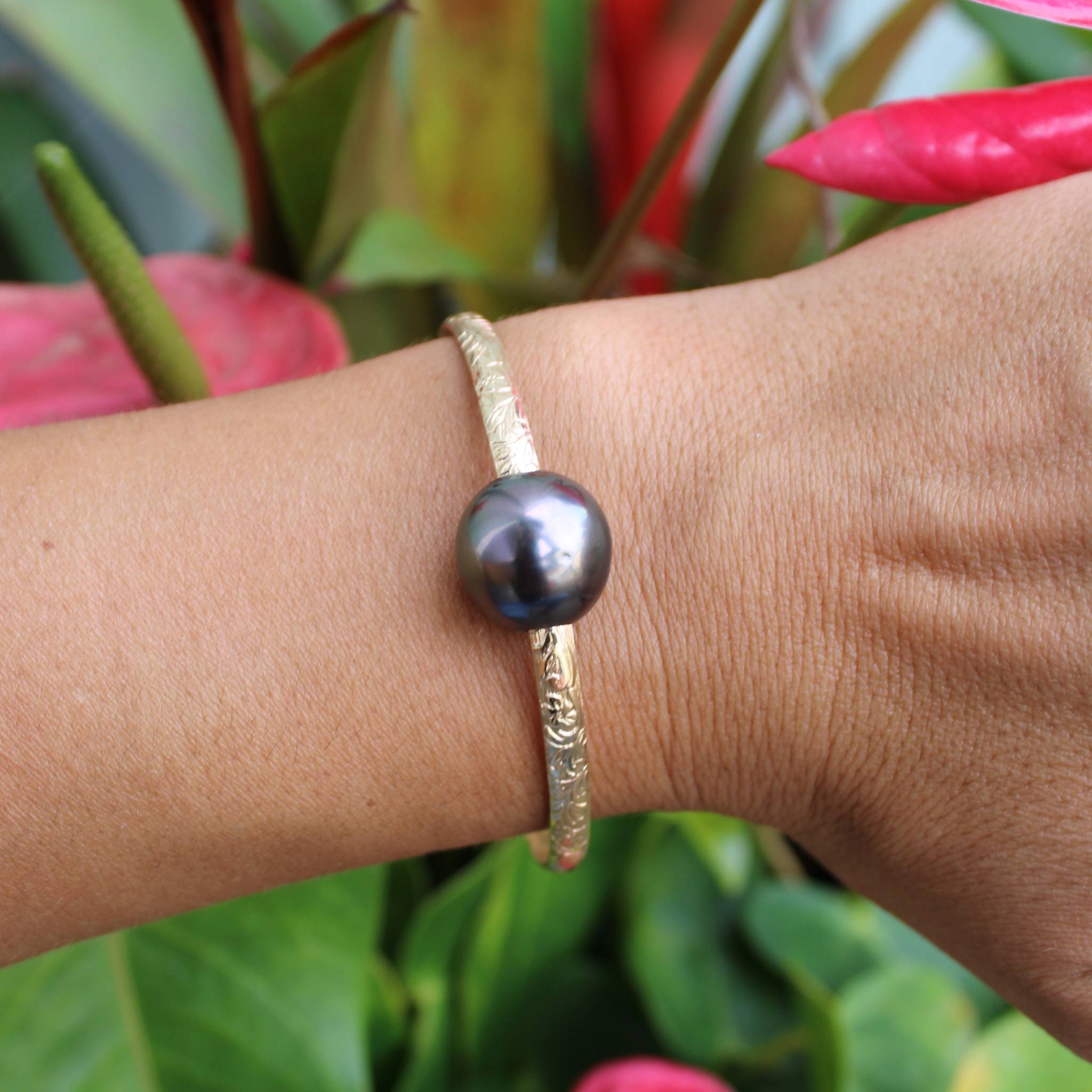 Gold Fill Large Tahitian Pearl Size 8 Heirloom Style Bangle
