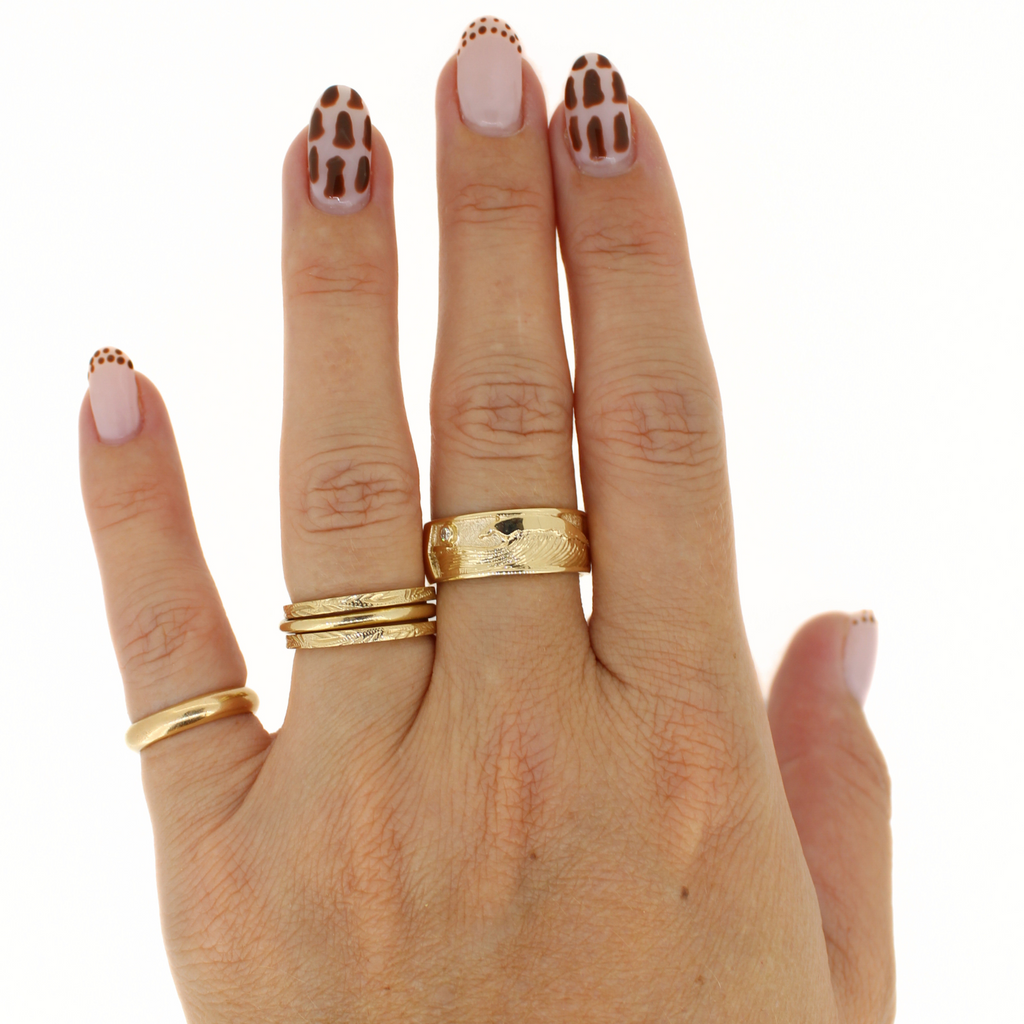 14k Gold Wave Band with Diamond size 7