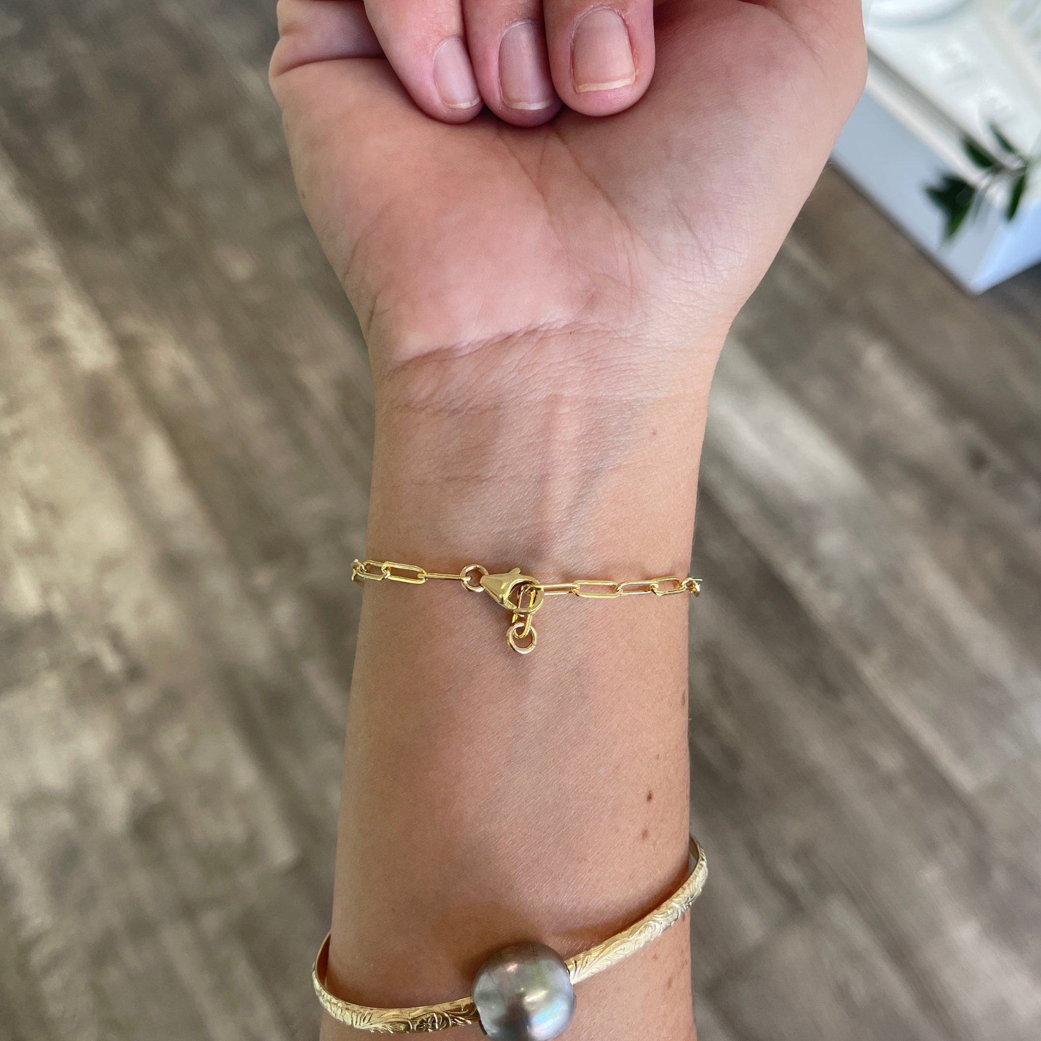 Brianne & Co. 14k gold filled thick paper clip bracelet view of clasp