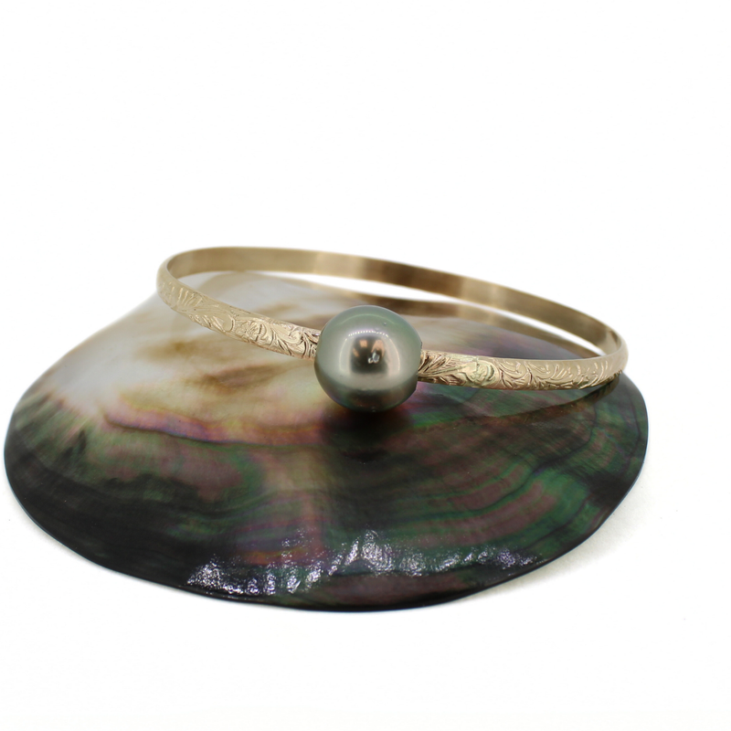 Brianne & Co. 14k gold fill Tahitian pearl heirloom style bangle size 8