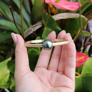 Gold Fill Dark Blue Tahitian Pearl Size 7.5 Heirloom Style Bangle