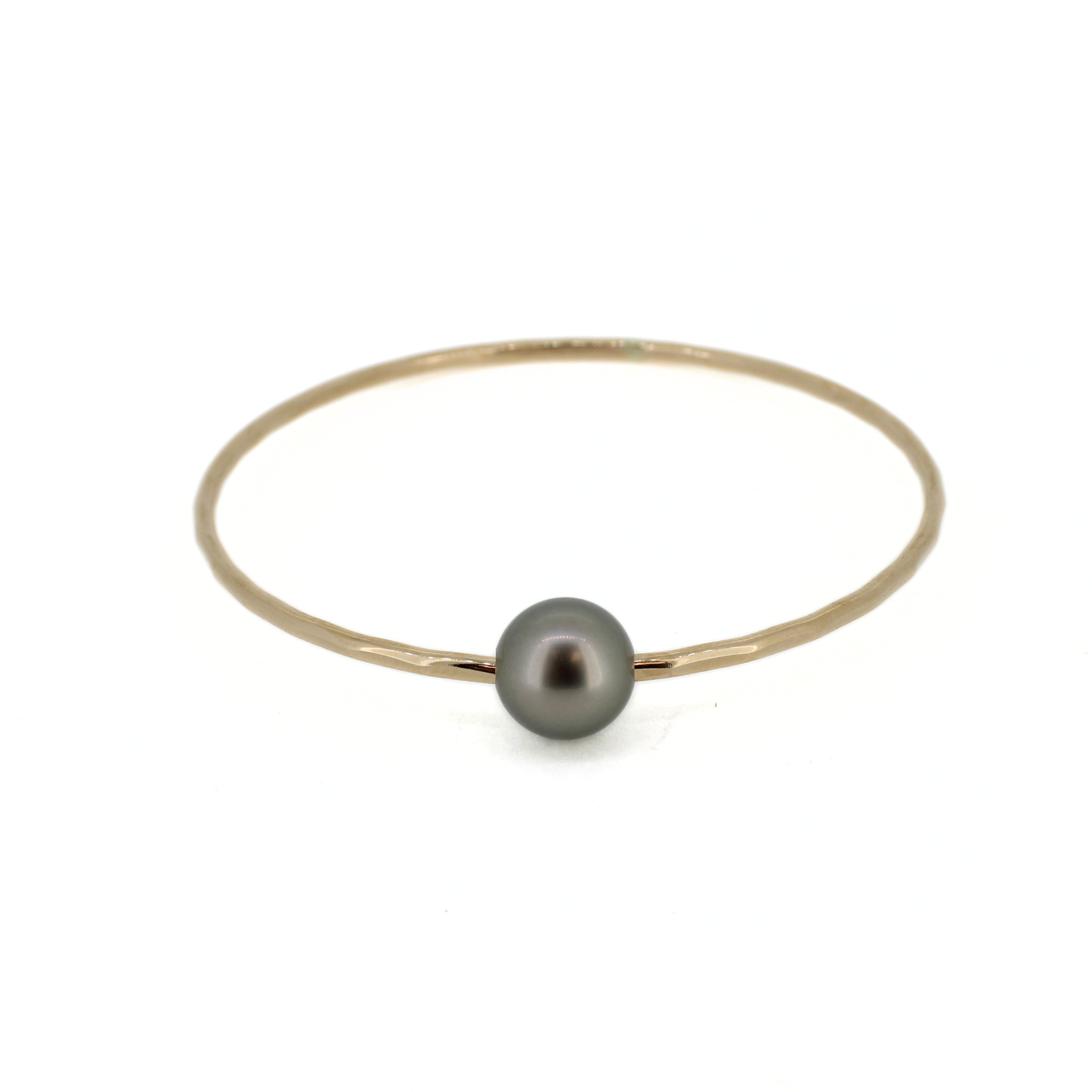 Brianne & Co. 14k gold fill Tahitian pearl bangle size 8