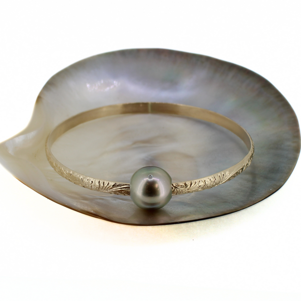 14k gold fill Hawaiian heirloom style bangle with Tahitian pearl handmade by Brianne & Co.