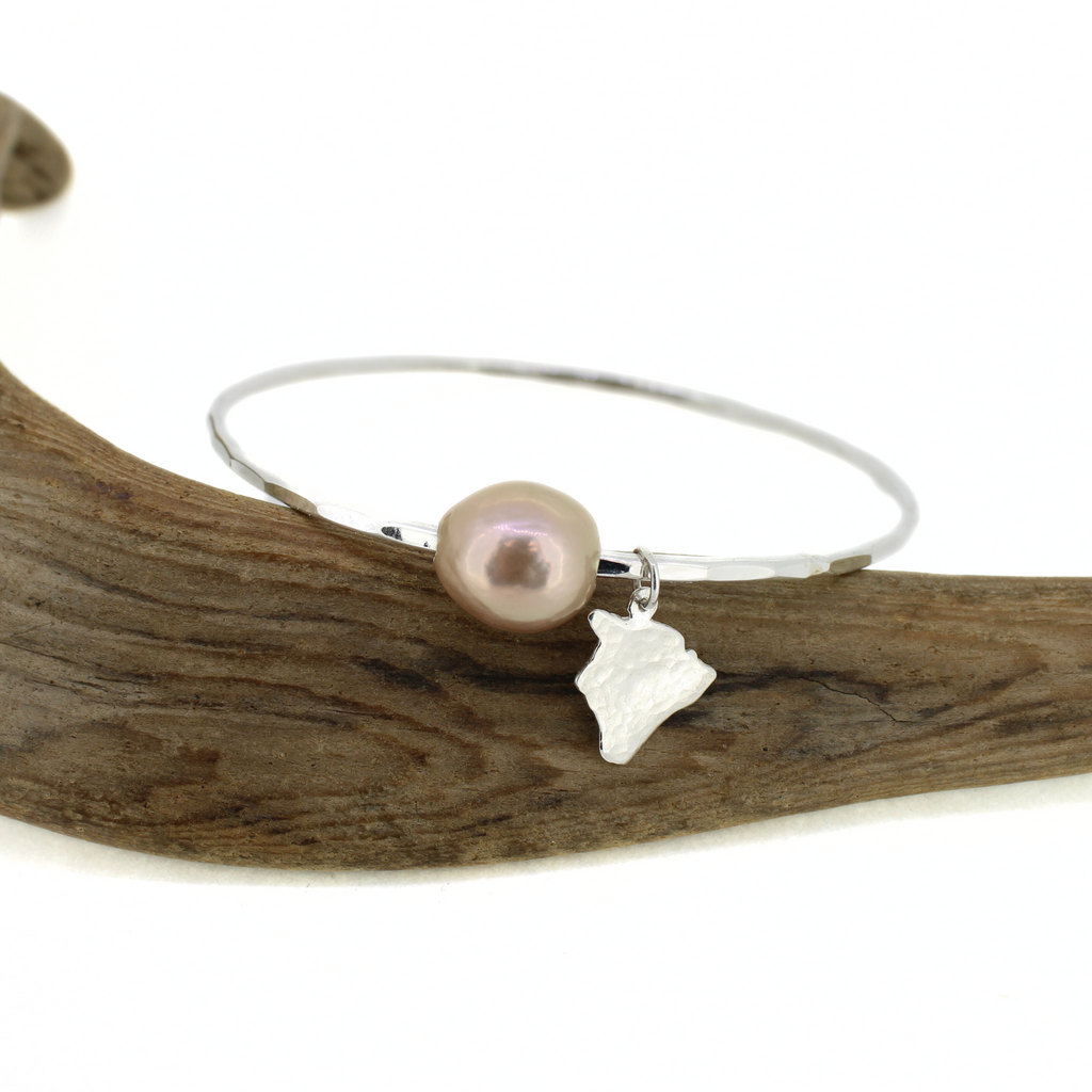 Brianne & Co. sterling silver Edison pearl bangle with Big Island charm