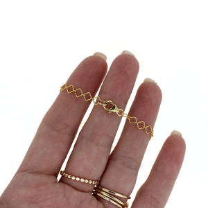 Brianne & Co. gold fill clover chain bracelet close p view of lobster clasp