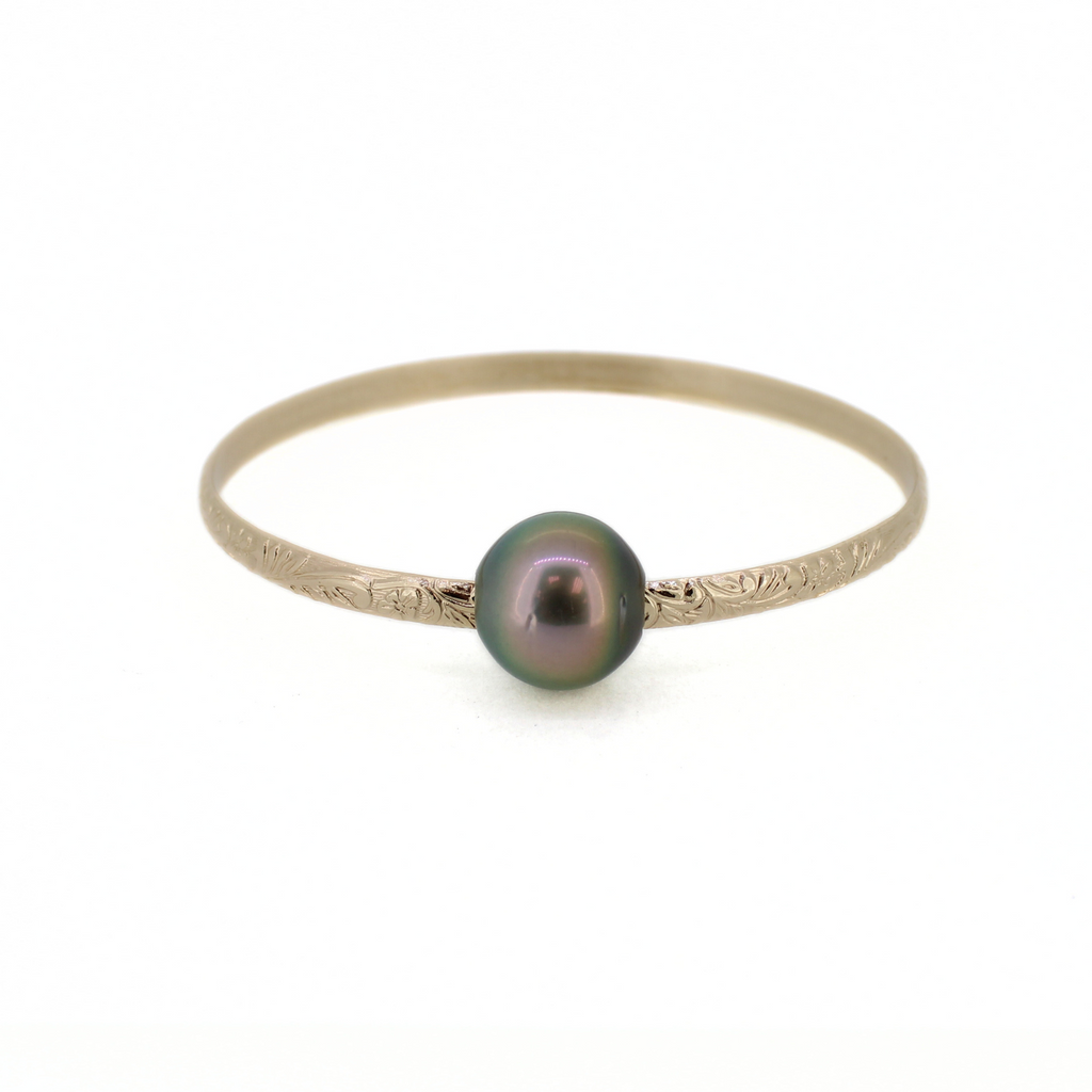 Brianne & Co. gold fill Hawaiian heirloom bangle with an extra large Tahitian pearl 