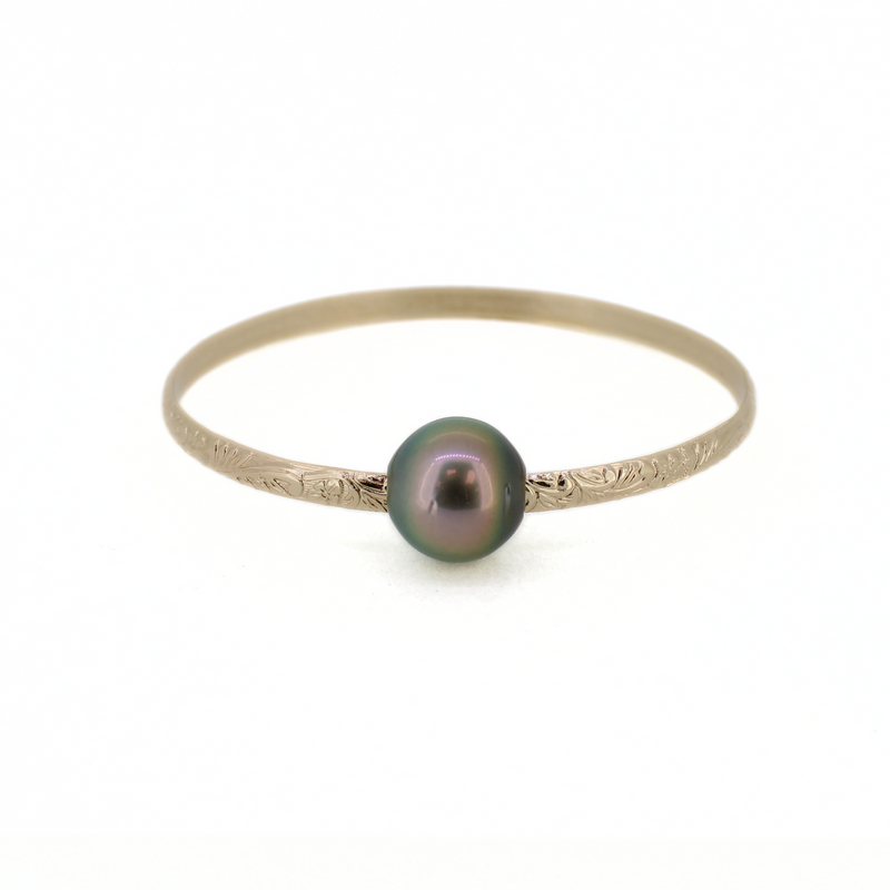 Brianne & Co. gold fill Hawaiian heirloom bangle with an extra large Tahitian pearl 