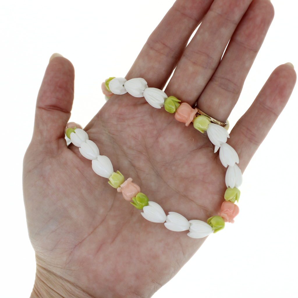 Short Purse Lei Single Strand Resin Flower (Silver)