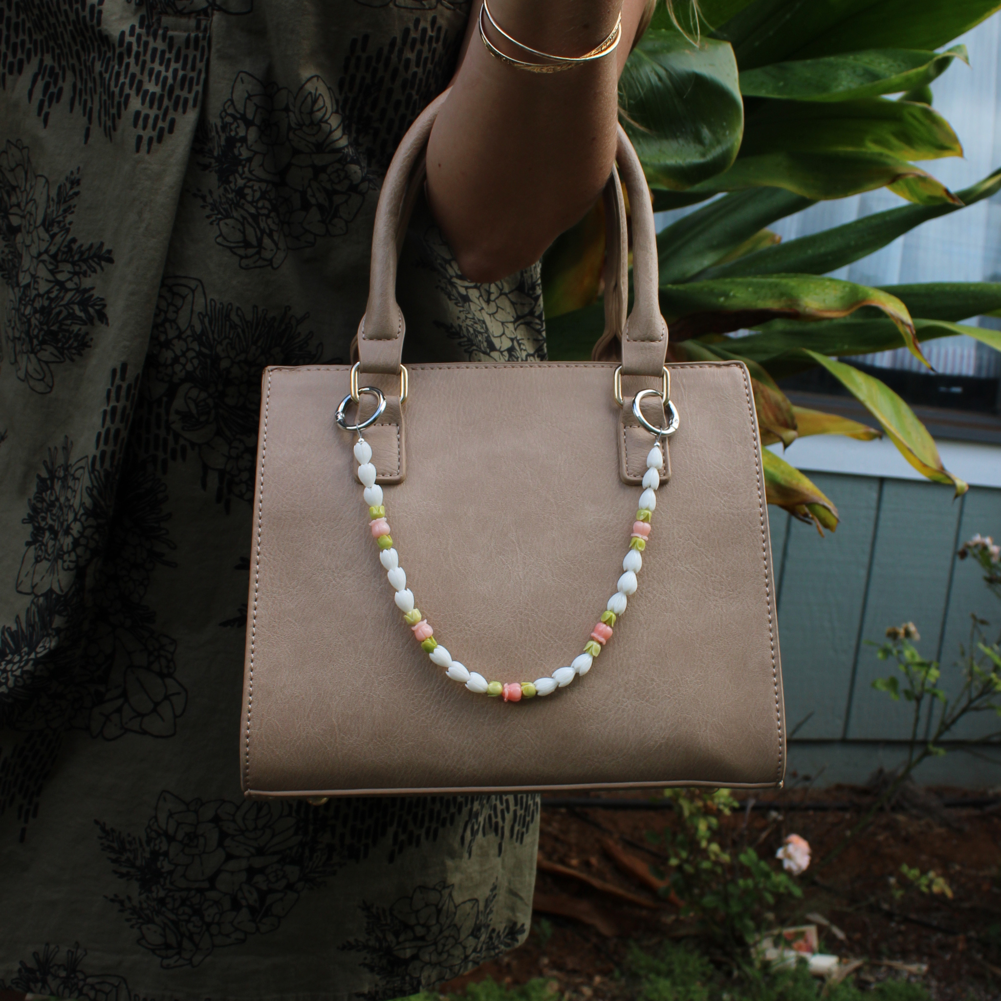 Brianne & Co. pikake, crown and pakalana resin flower purse lei with silver hardware