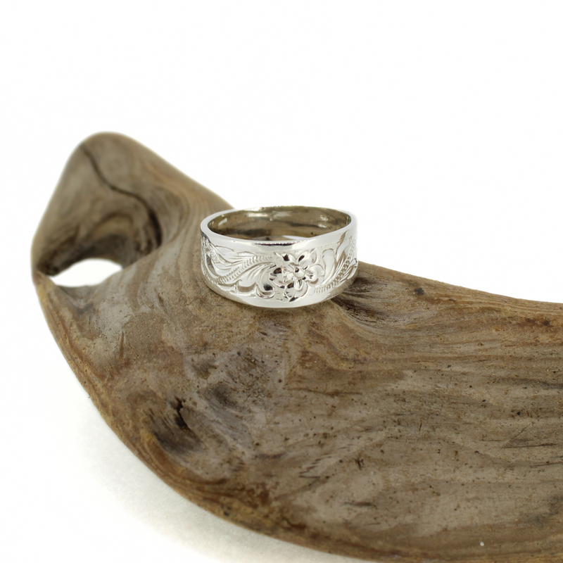 Brianne & Co. sterling silver Hawaiian heirloom ring with engraved flower and scroll design