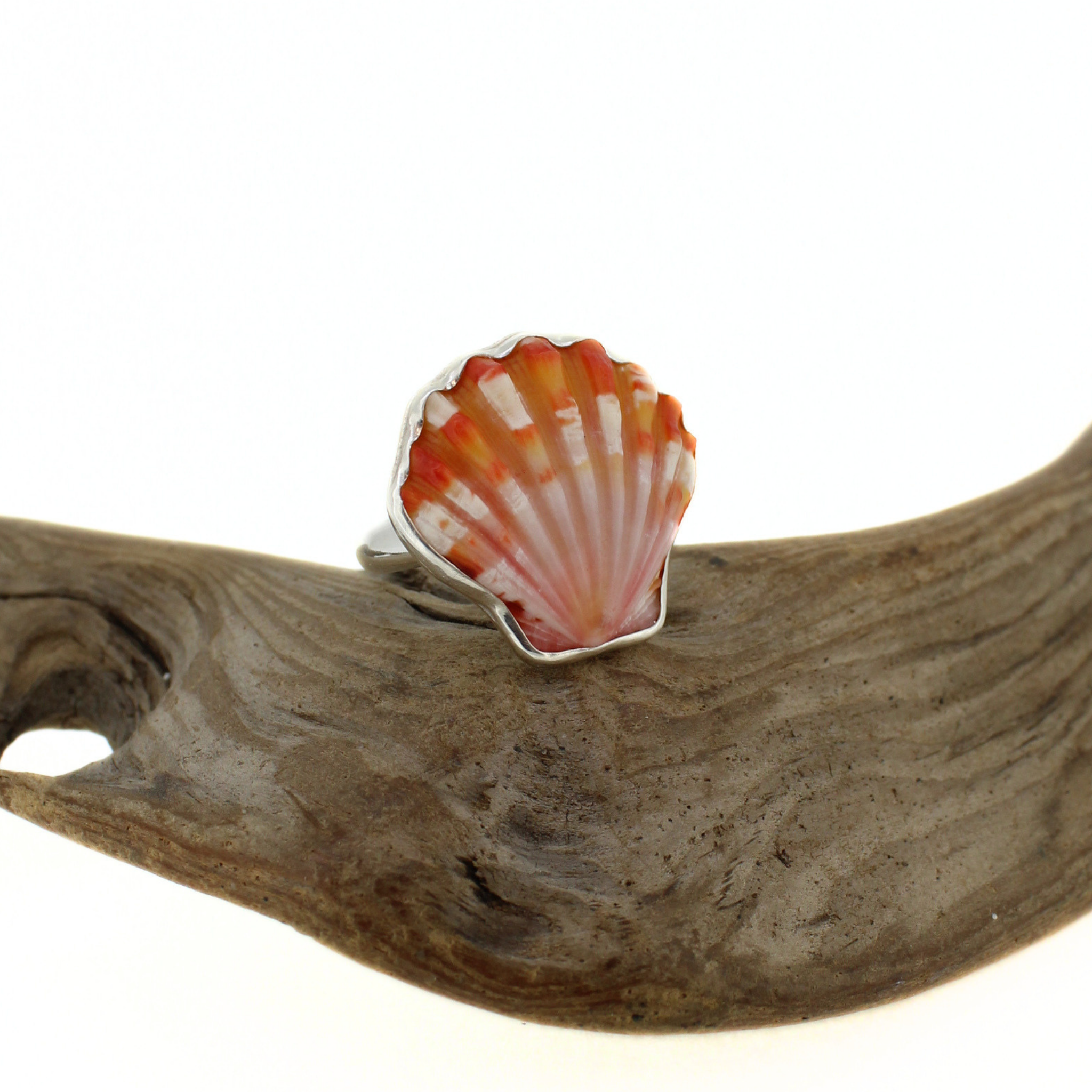 Brianne & Co. sterling silver bezel set orange Hawaiian sunrise shell ring size 6