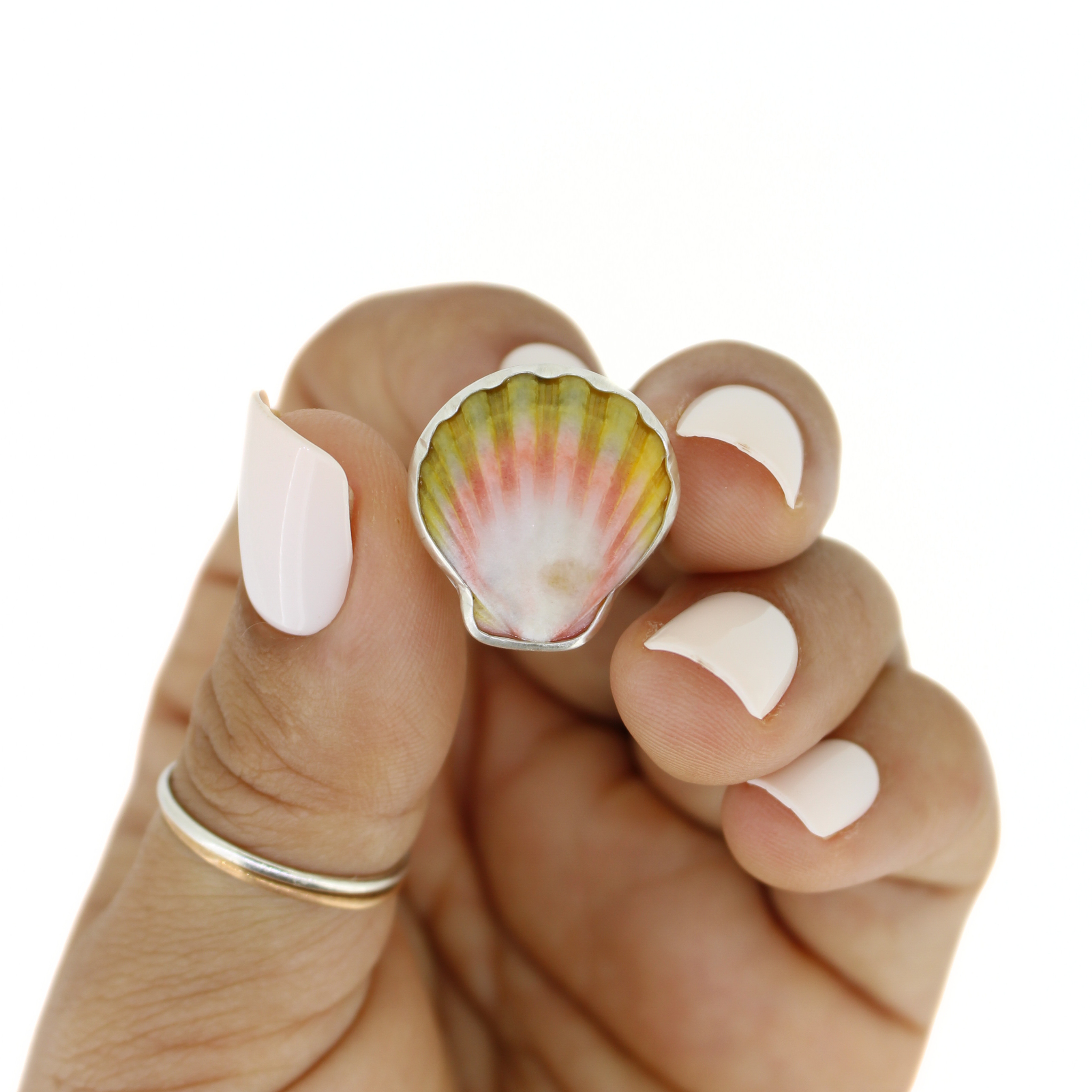 Brianne & Co. sterling silver bezel set sunrise shell ring size 5 handmade in Hawaii