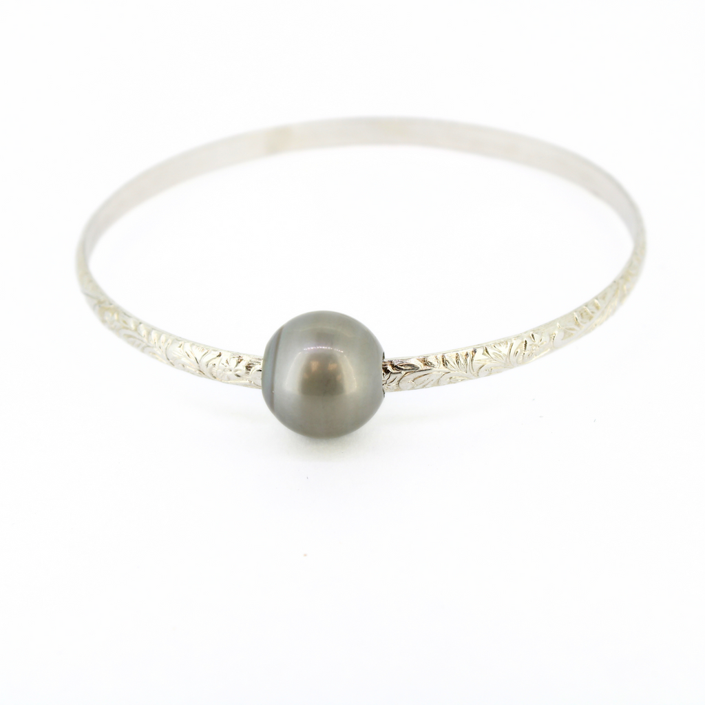 Brianne & Co sterling silver hawaiian heirloom style tahitian pearl bangle