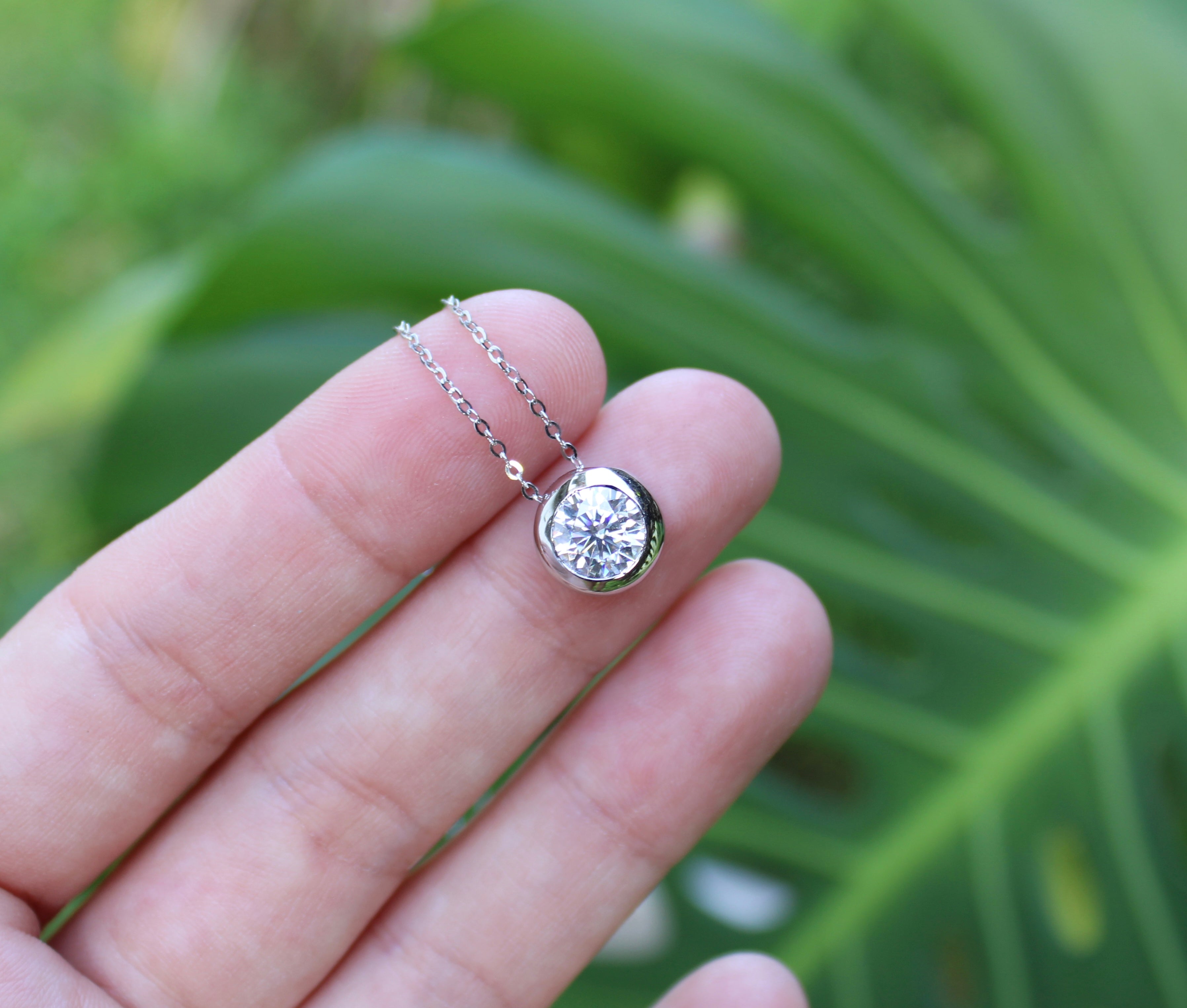 Brianne and Company 14k white gold 1 carat moissanite neclace